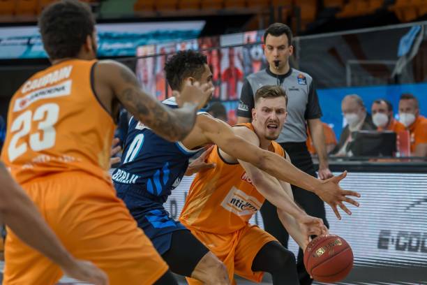 在转换进攻 在转换进攻